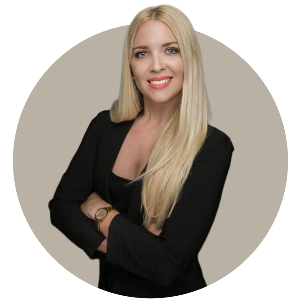 Kelly Barkwell headshot of Paradise Realty in Vero Beach, FL