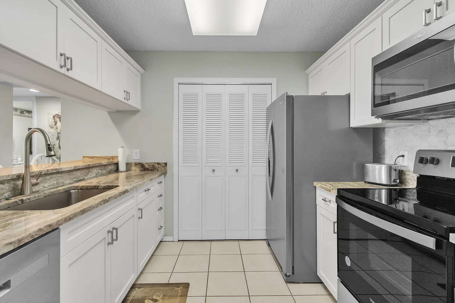 40 Plantation Dr #203 — photo 1 of 21